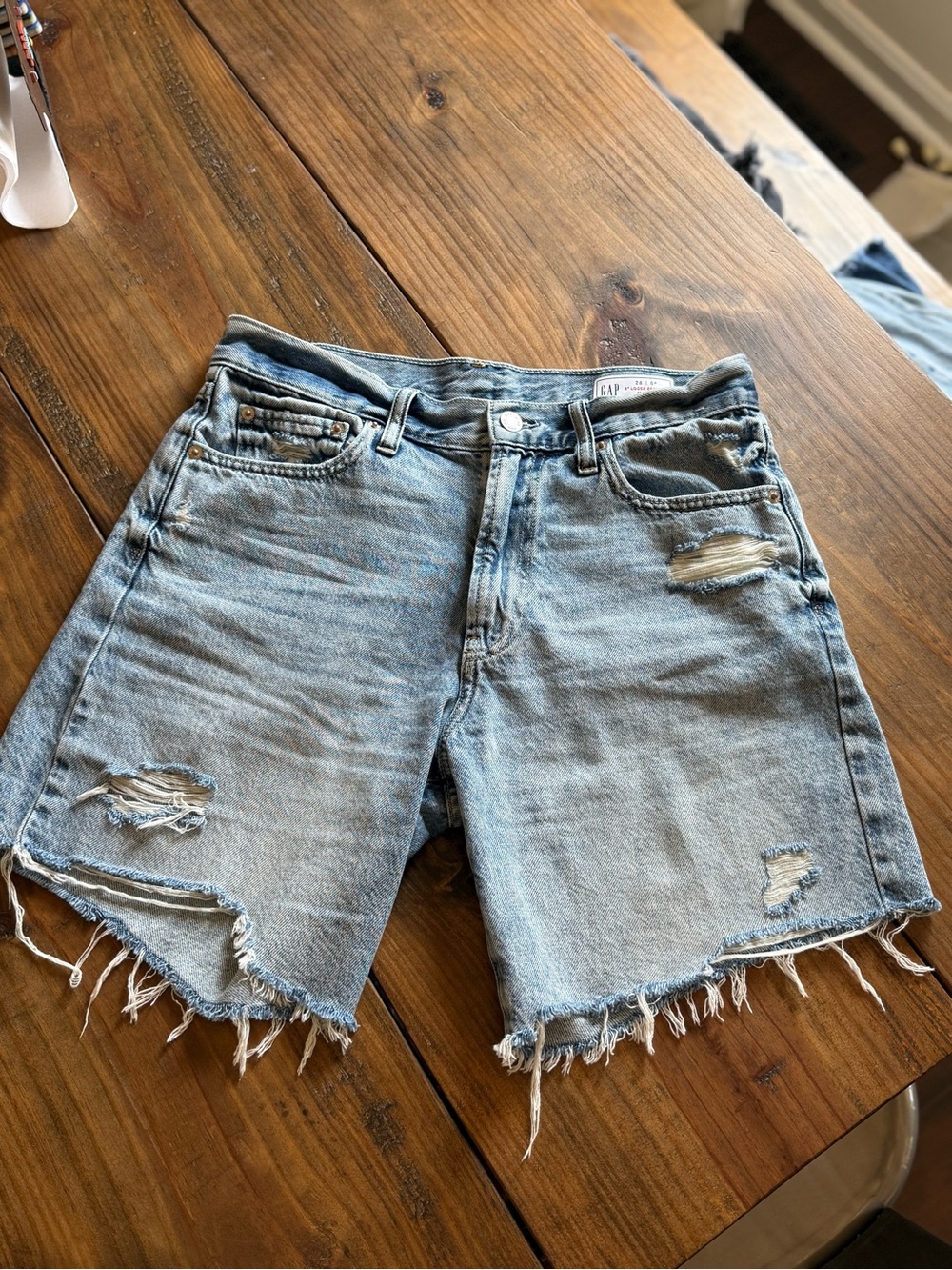 GAP women’s Bermuda shorts
